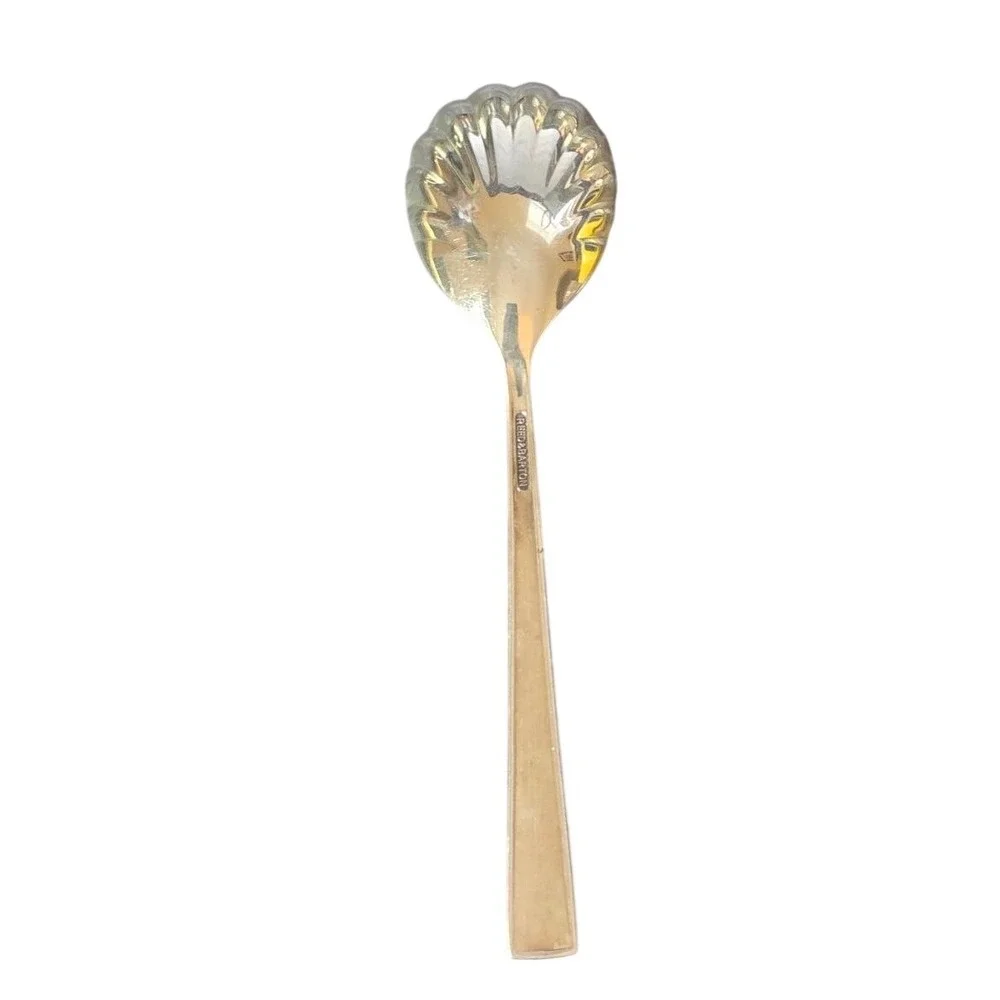 Reed & Barton Silver Plate Berry Spoon Shell Bowl Ornate Floral Handle Serving